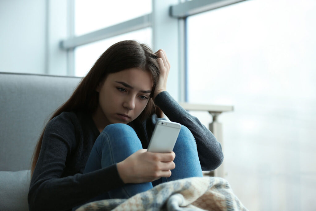 social media causes anxiety in a teen addicted to technology